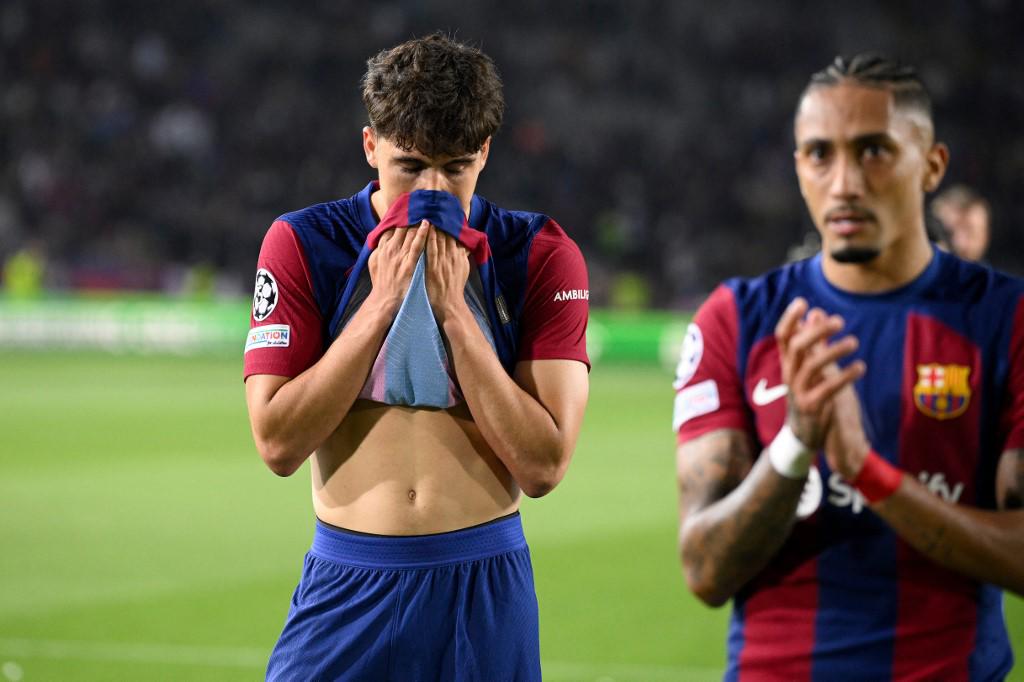 Dembélé se parte de risa tras eliminar al Barcelona y el berrinche de Xavi; la bronca de Raphinha por la dura caída