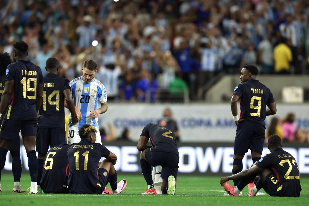 Copa América 2024: Messi falló penal, el show del Dibu Martínez y así festejó Argentina el sufrido pase a semifinales