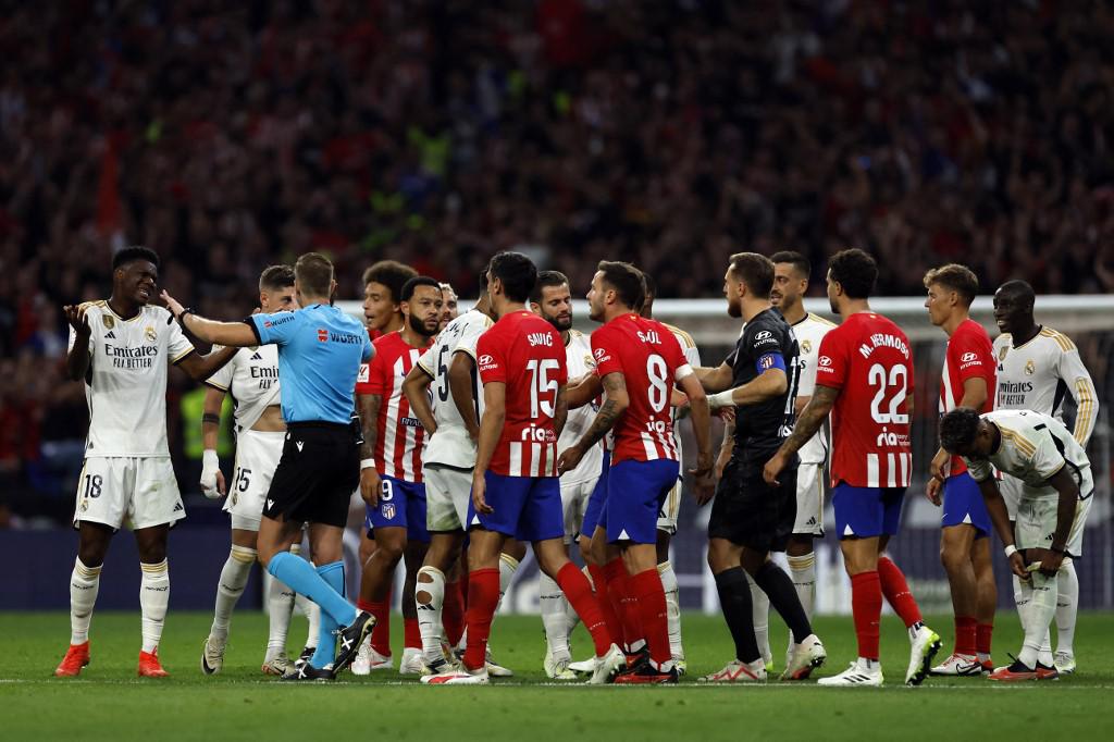 Frustración de Bellingham y Ancelotti; bronca al final y el festejo de Griezmann en el gane del Atlético al Real Madrid