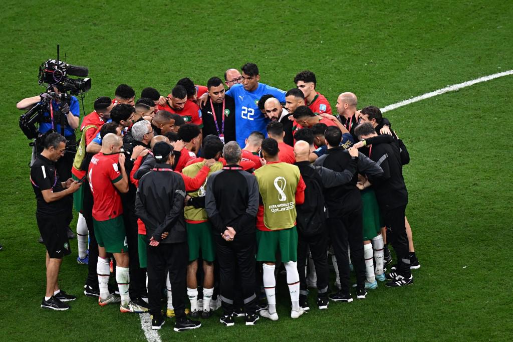 El tremendo gesto de Mbappé, Hakimi y Ziyech destrozados; el que fue sacado del estadio y el festejo del presidente de Francia