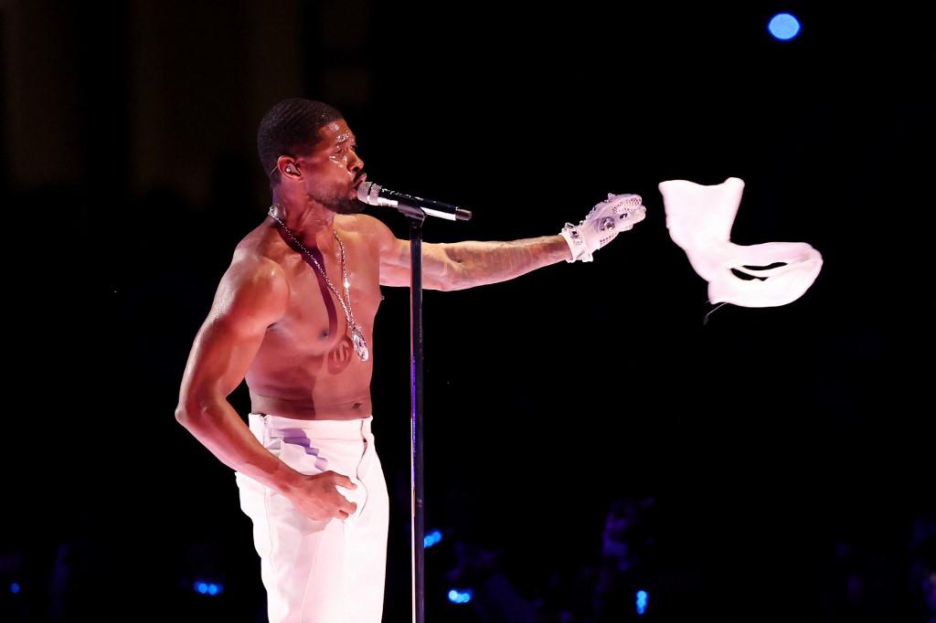 FOTOS: Usher y su espectacular ‘half-time show’ en el Super Bowl; los invitados estrellas y el regalo especial