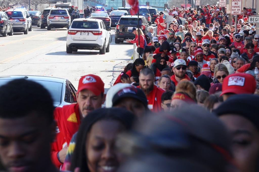 ¡Tiroteo en la celebración del Super Bowl! Un muerto y heridos en desfile de los Chiefs de Kansas: ¿hay detenidos?
