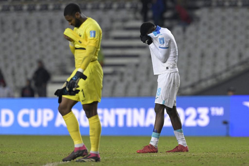¡Abatidos! Así quedaron los jugadores de Honduras y Francia tras dura eliminación en el Mundial Sub-20 de Argentina