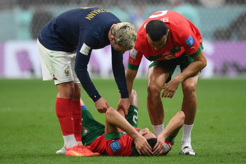 El tremendo gesto de Mbappé, Hakimi y Ziyech destrozados; el que fue sacado del estadio y el festejo del presidente de Francia