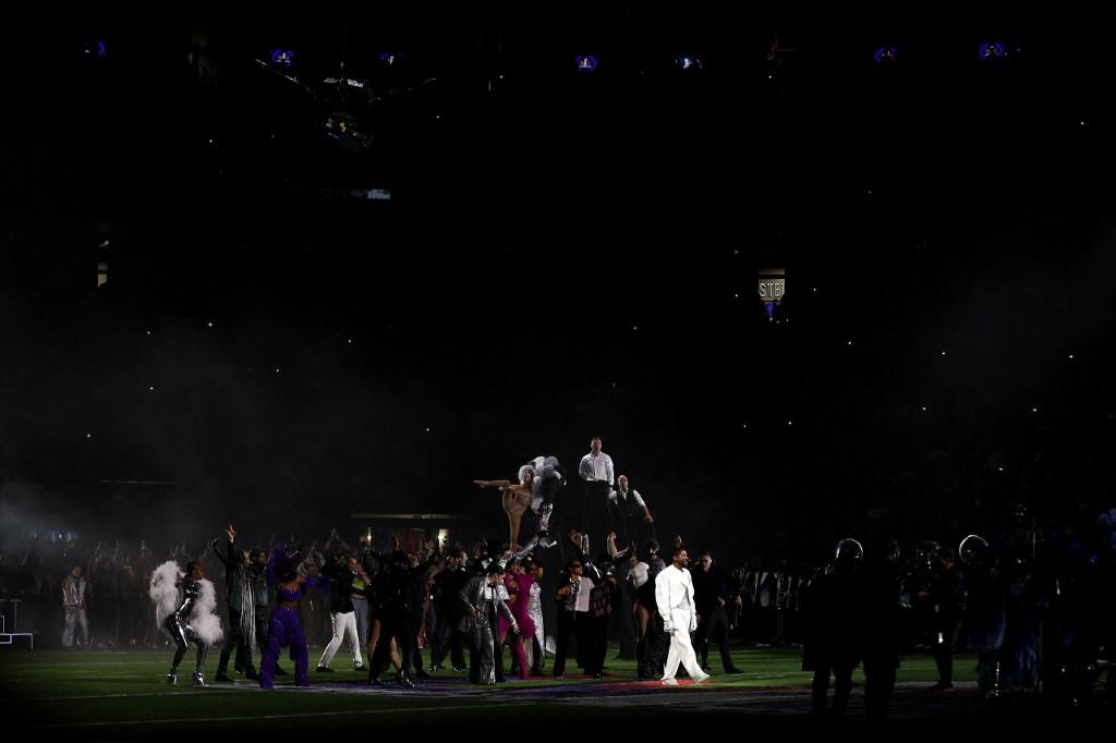 FOTOS: Usher y su espectacular ‘half-time show’ en el Super Bowl; los invitados estrellas y el regalo especial