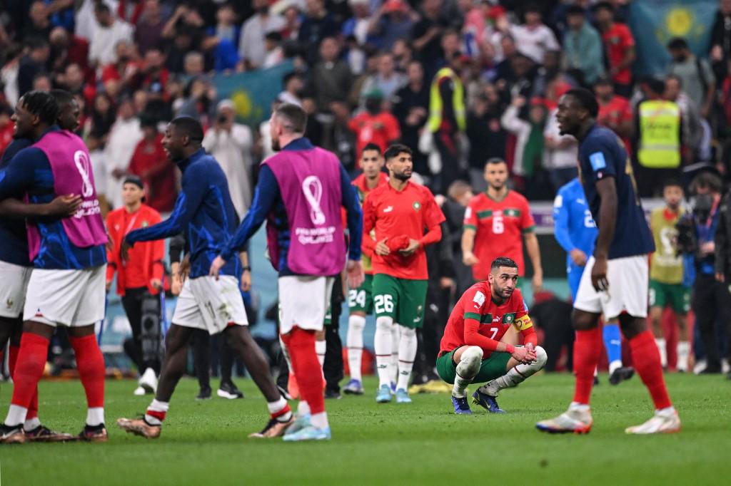 El tremendo gesto de Mbappé, Hakimi y Ziyech destrozados; el que fue sacado del estadio y el festejo del presidente de Francia