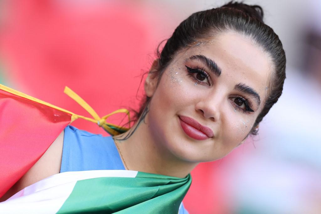 Rodillazo a la cara: así fue la primera expulsión del Mundial, la frustración de Bale y la locura de Irán tras derrotar a Gales