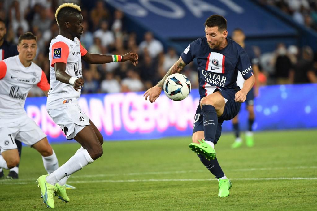 Neymar marca doblete y Mbappé debuta con gol en la paliza del PSG sobre el Montpellier por la Ligue 1
