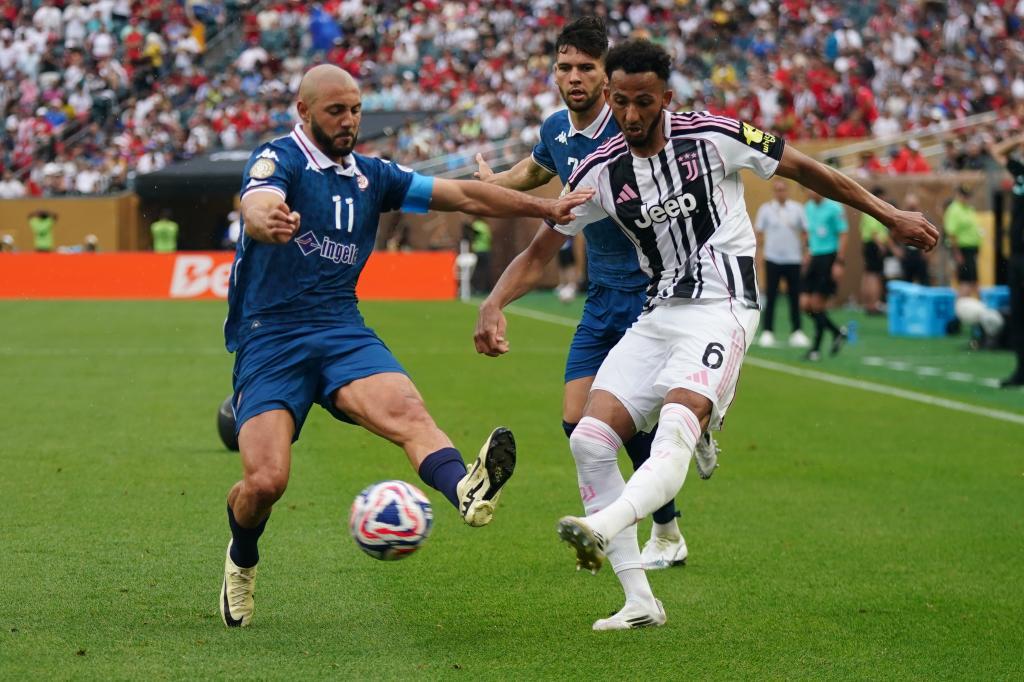 Los futbolistas más viejos que disputan el Mundial de Clubes: uno es titular con 40 años y... ¡otro tiene 44!