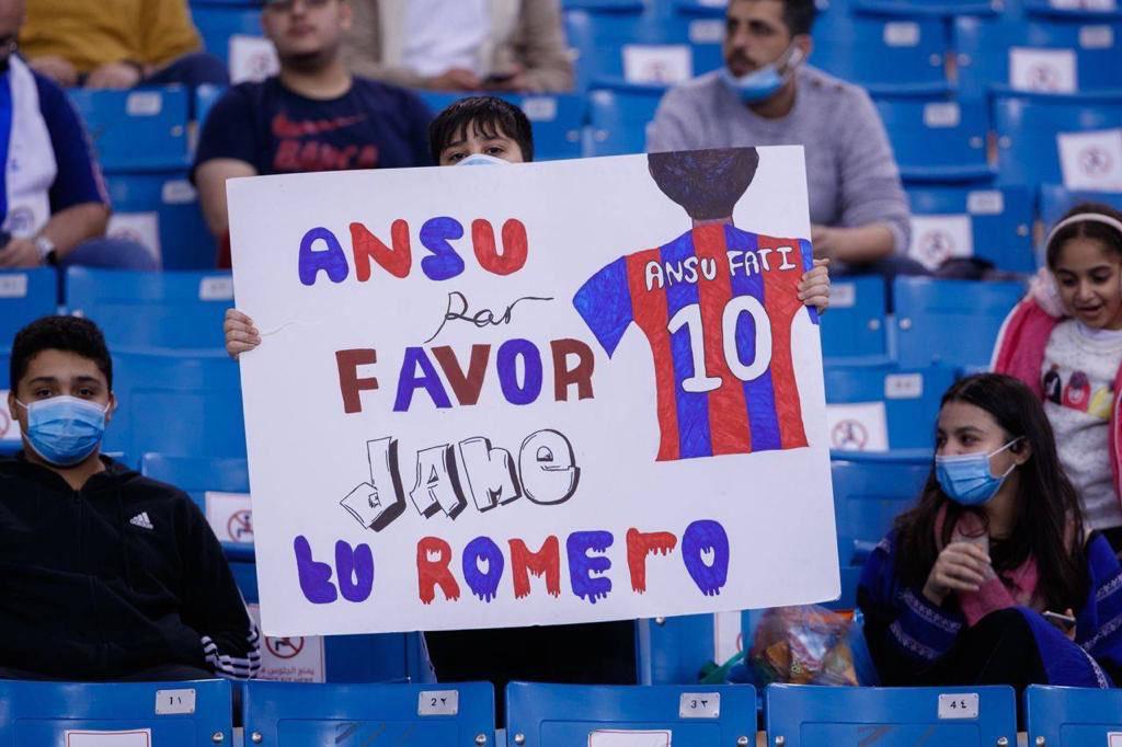 Así llegaron las mujeres al estadio para ver el Barcelona-Real Madrid y el gesto de Laporta con Xavi tras perder el Clásico