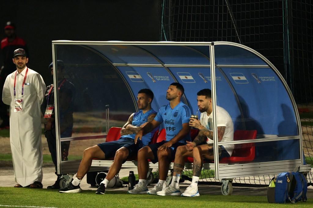 ¿El arma secreta de Scaloni? La locura por el entrenamiento de Argentina: más de 500 periodistas y así fue captado el Kun Agüero