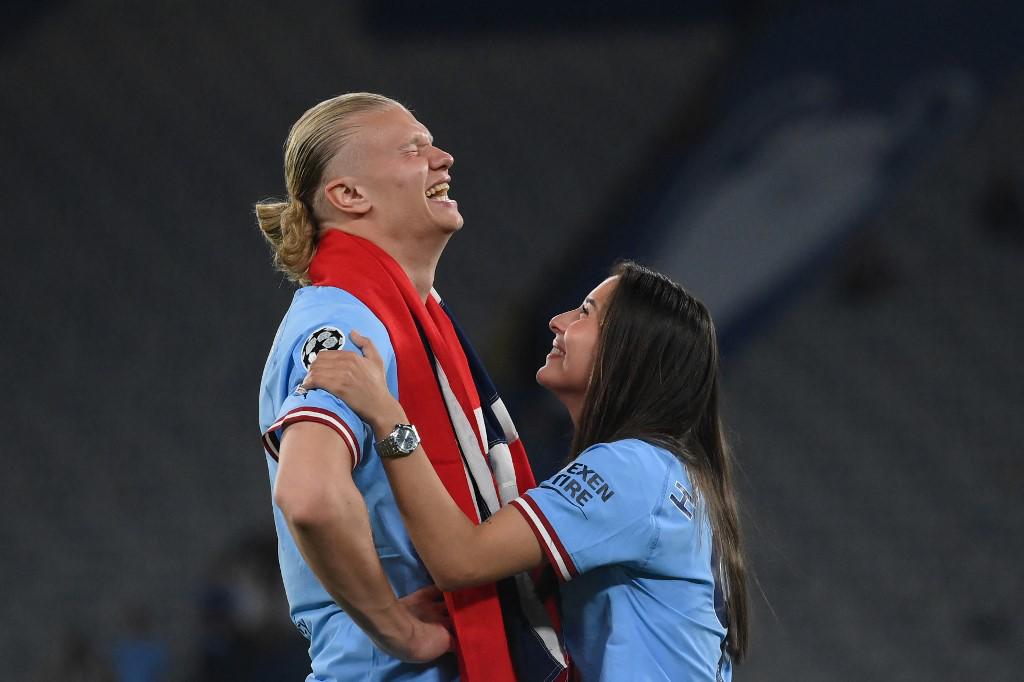 Lo tienen flechado: así festejó Haaland con su bella novia tras ganar la Champions con el Manchester City