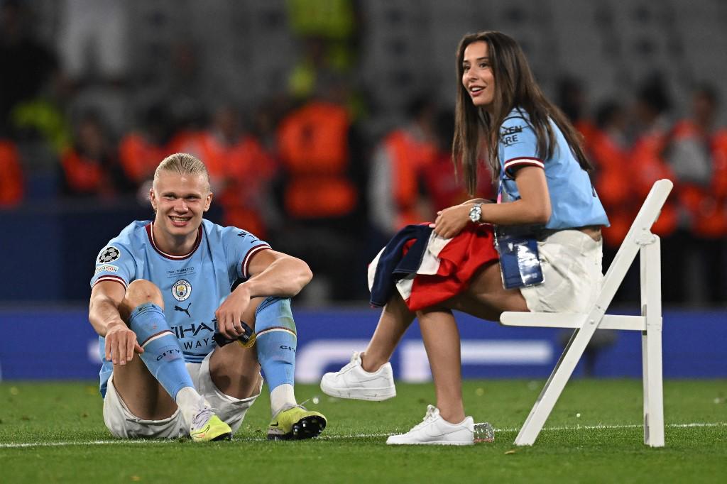 Lo tienen flechado: así festejó Haaland con su bella novia tras ganar la Champions con el Manchester City