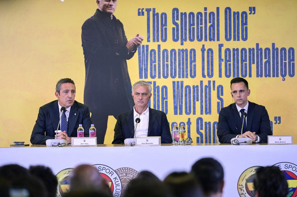 Mourinho desató la locura con Fenerbahce y le abre las puertas a un jugador de Real Madrid: “Si quieres venir...”