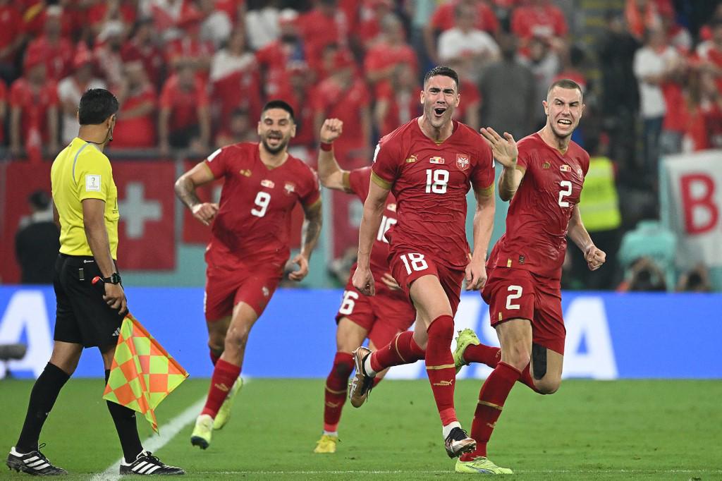 La bronca de Cavani con la máquina del VAR, metió gol, pero se fue expulsado y el feo gesto de Vlahovic en el cierre de grupos de Qatar 2022