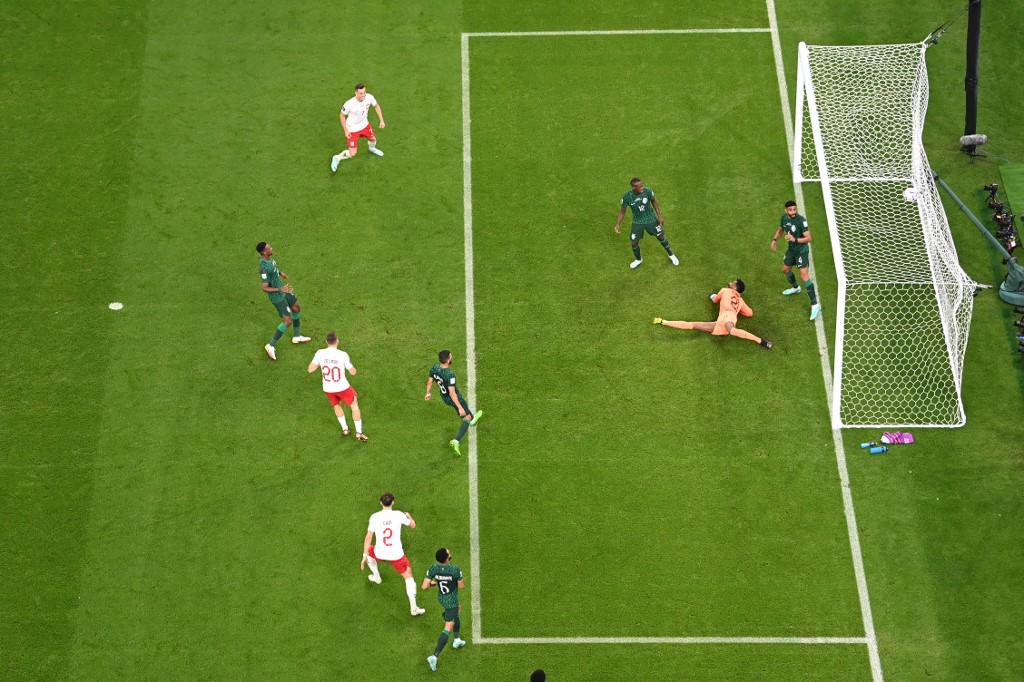 Lewandowski rompe maldición y el karma contra Arabia Saudita; dejó el trabajo por ir al Mundial y así agradece a su jefe