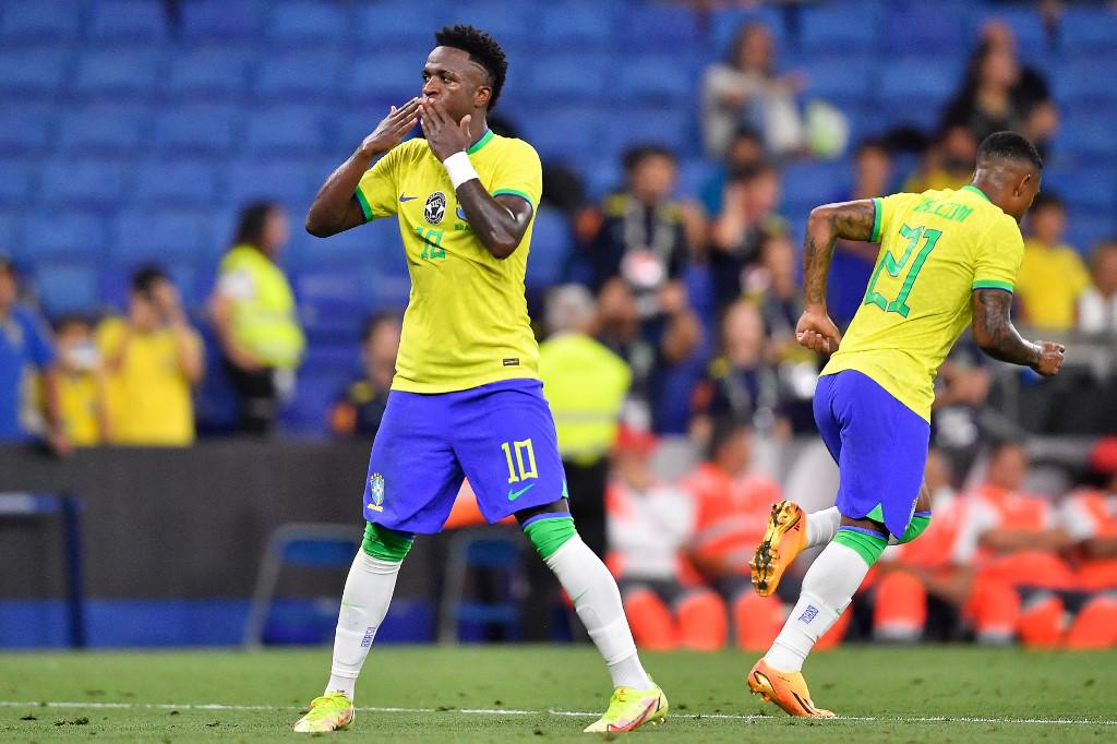 Vinicius cerró el triunfo de Brasil ante Guinea desde el manchón penal.