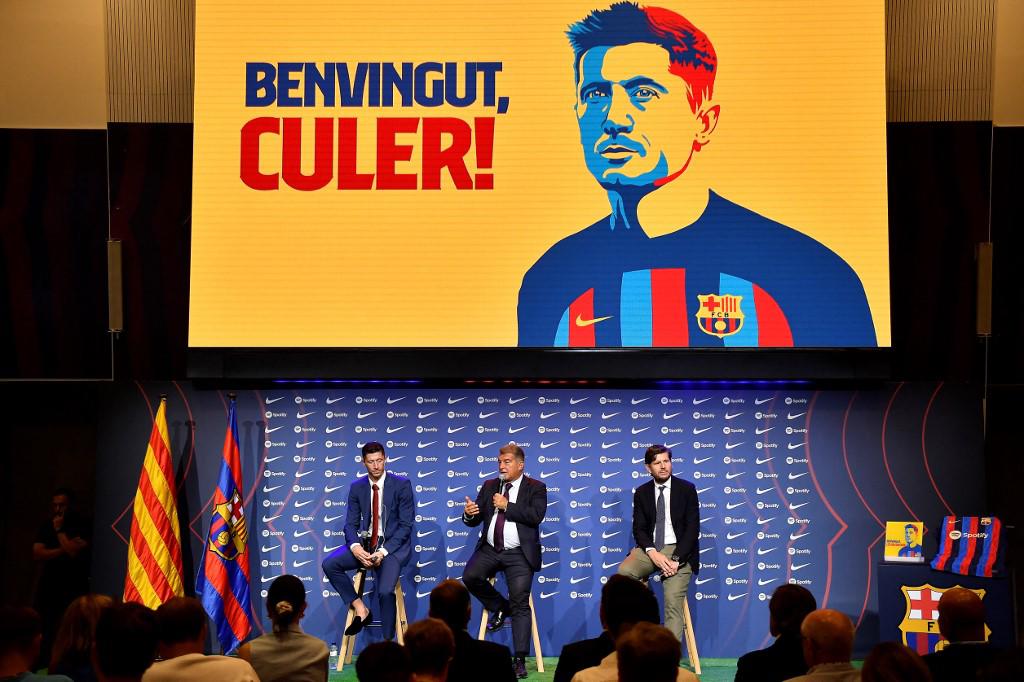 La presentación oficial de Lewandowski en el Camp Nou: su dorsal y qué lo motivó para fichar por el Barcelona
