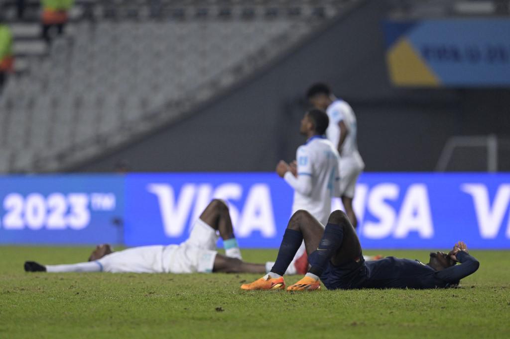 ¡Abatidos! Así quedaron los jugadores de Honduras y Francia tras dura eliminación en el Mundial Sub-20 de Argentina