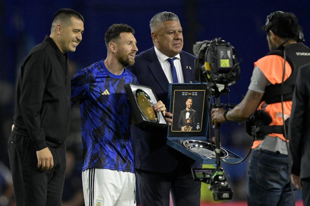 La bronca de Messi ante Uruguay, lo que dijo Ugarte a De Paul y el beso a Luis Suárez tras la victoria ante Argentina