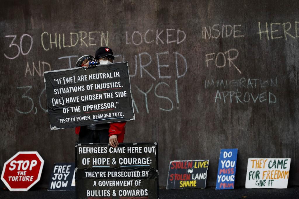 ¿Gusanos en la comida? Así es el ‘‘hotel del terror’’ en el que está aislado el tenista Novak Djokovic en Australia