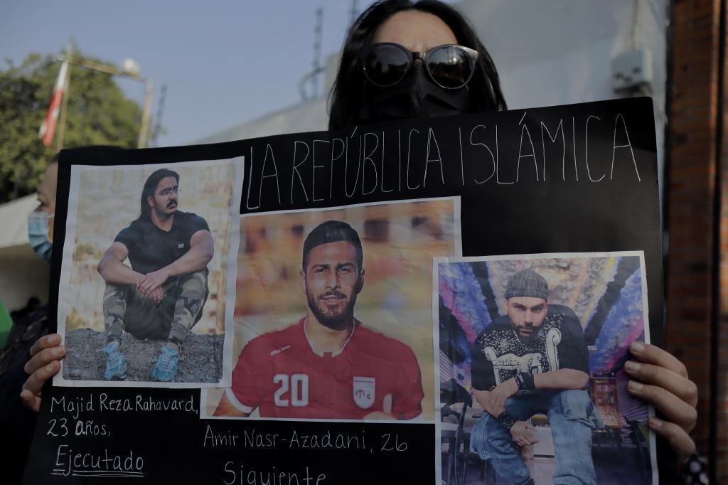 Irán condenó a otras tres personas a muerte y lo que ocurrió con el futbolista Amir Nasr-Azadani