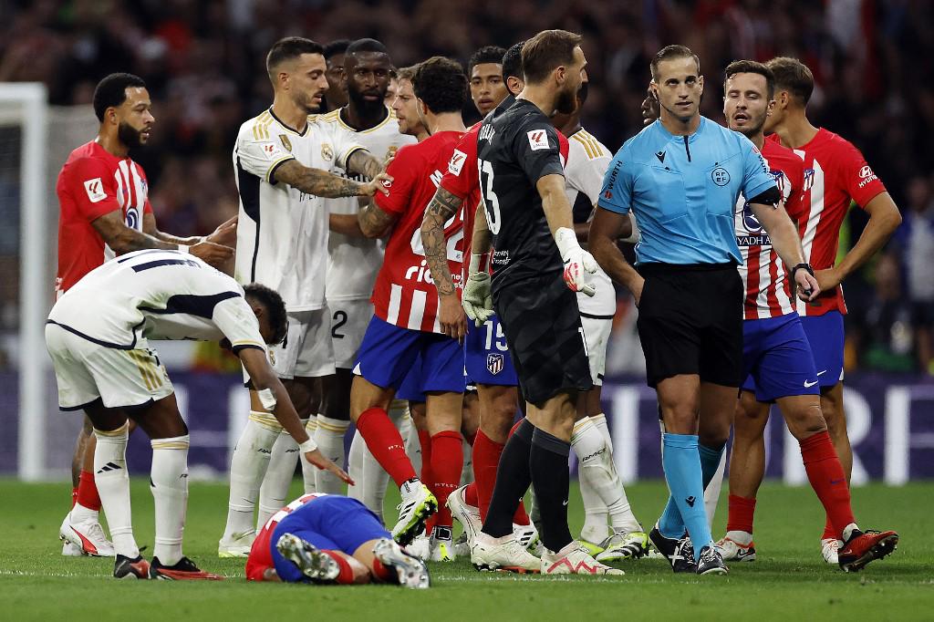 Frustración de Bellingham y Ancelotti; bronca al final y el festejo de Griezmann en el gane del Atlético al Real Madrid