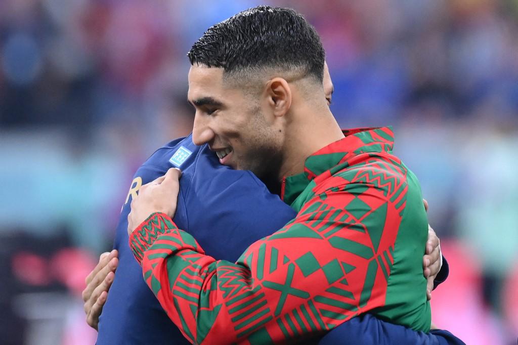 El tremendo gesto de Mbappé, Hakimi y Ziyech destrozados; el que fue sacado del estadio y el festejo del presidente de Francia