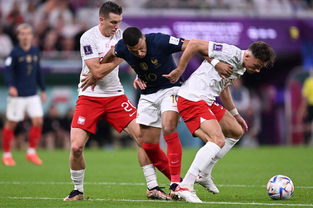 ¡Mbappé está desatado! Así se vivió el triunfo de Francia sobre Polonia para clasificar a los cuartos de final del Mundial