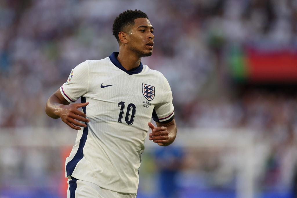 Inglaterra vuelve a decepecionar y cierra la fase de grupos con empate, pero está en octavos de final