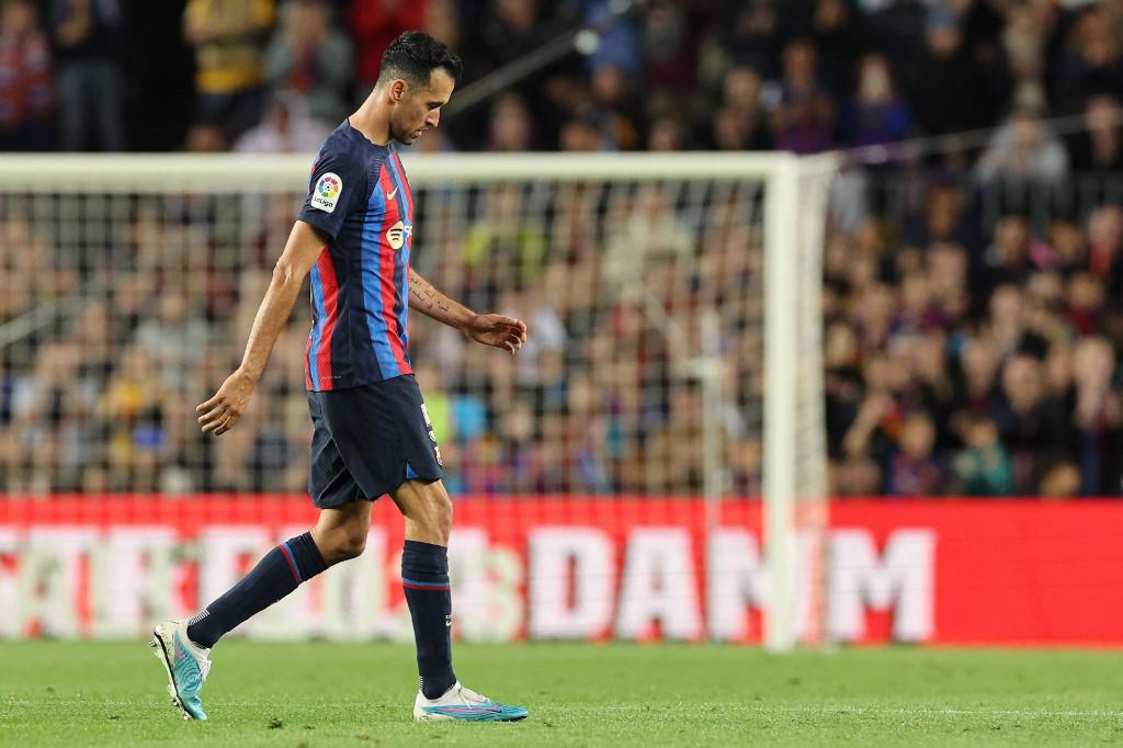 Barcelona celebra el título de campeón de LaLiga: pasillo, “nuevo” mediocampista y Busquets lideró la fiesta