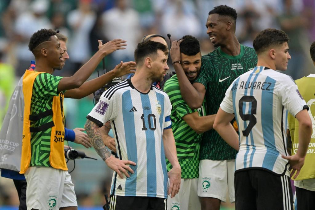 Argentina quedó tendida: los gestos de Messi tras sufrir inesperada derrota ante Arabia Saudita en el Mundial de Qatar