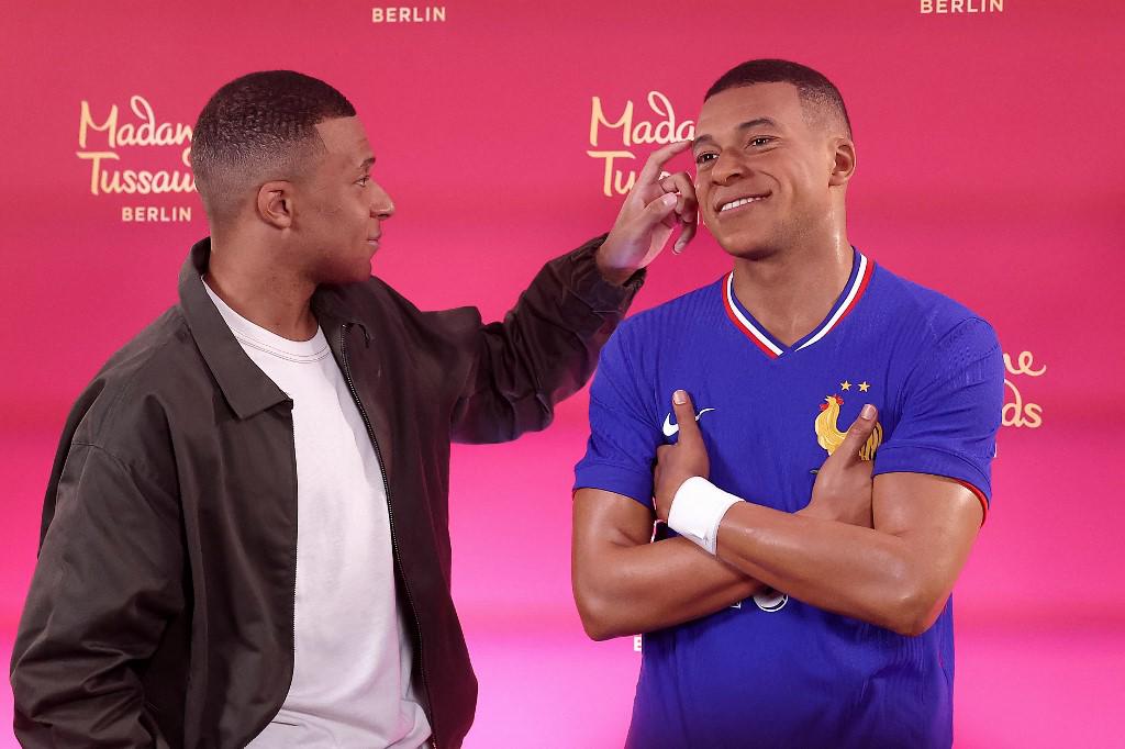 ¡No lo podía creer! La viral reacción de Mbappé tras ver su figura de cera en París: “Es más Kylian que yo”