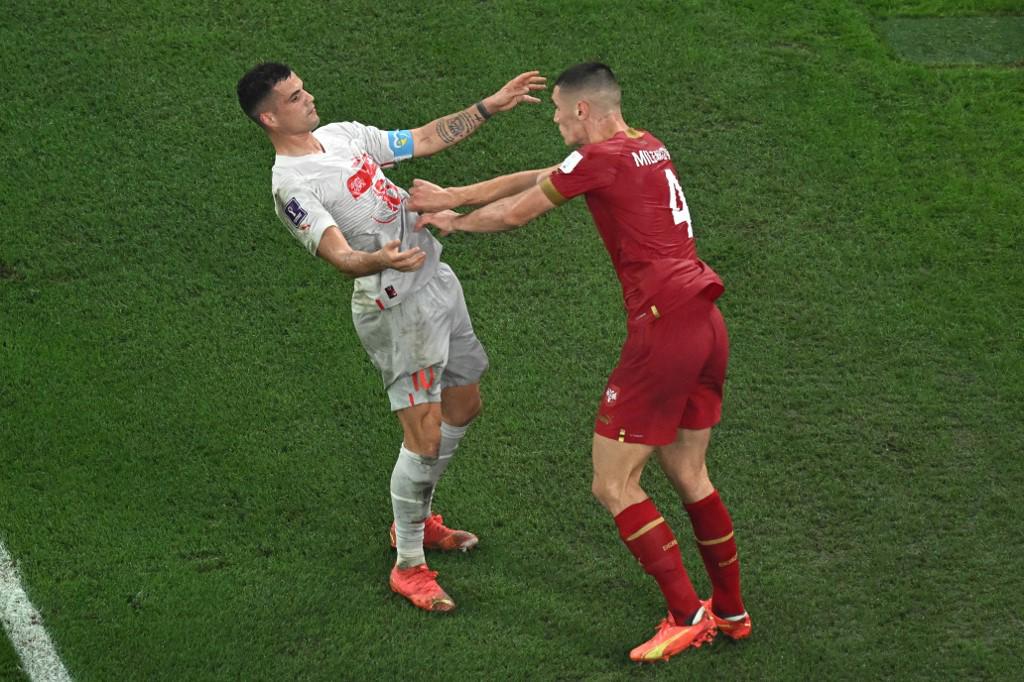 La bronca de Cavani con la máquina del VAR, metió gol, pero se fue expulsado y el feo gesto de Vlahovic en el cierre de grupos de Qatar 2022