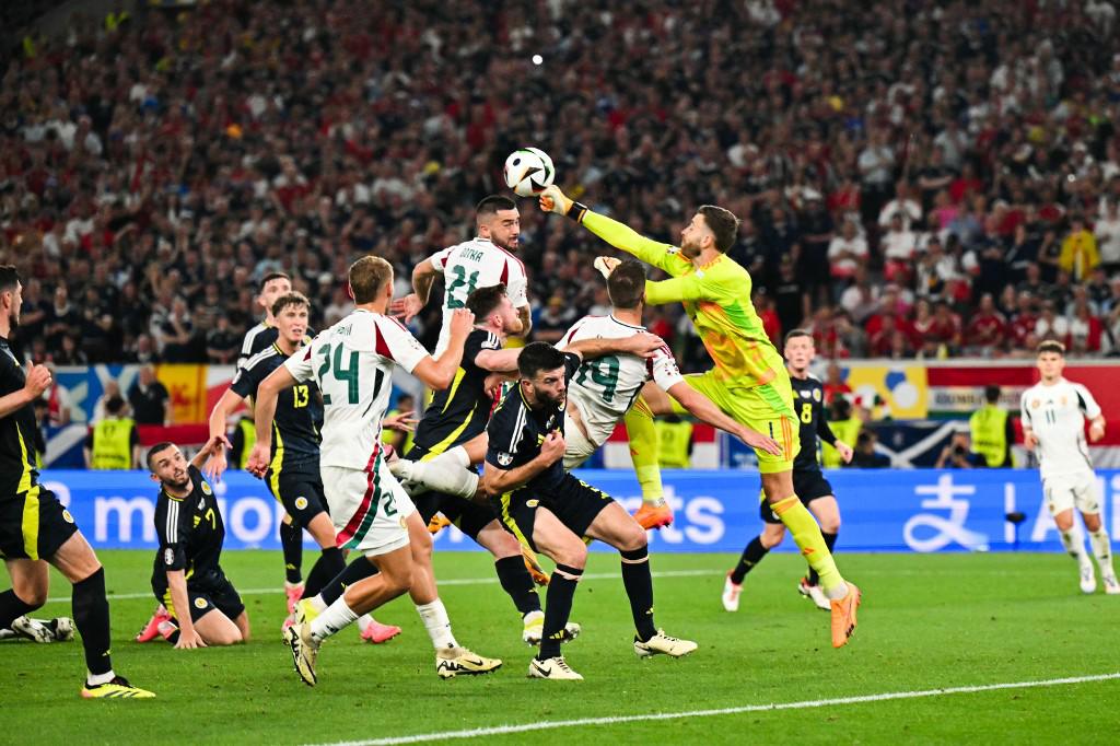 Sensibles imágenes en la Eurocopa 2024: Así quedó jugador de Hungría tras golpe en la cabeza y la lesión que sufre