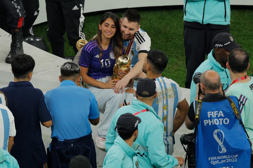 Messi es exaltado: festejo por los aires, Antonella rompe en llanto, hizo recordar a Maradona y el detalle de la camiseta Argentina