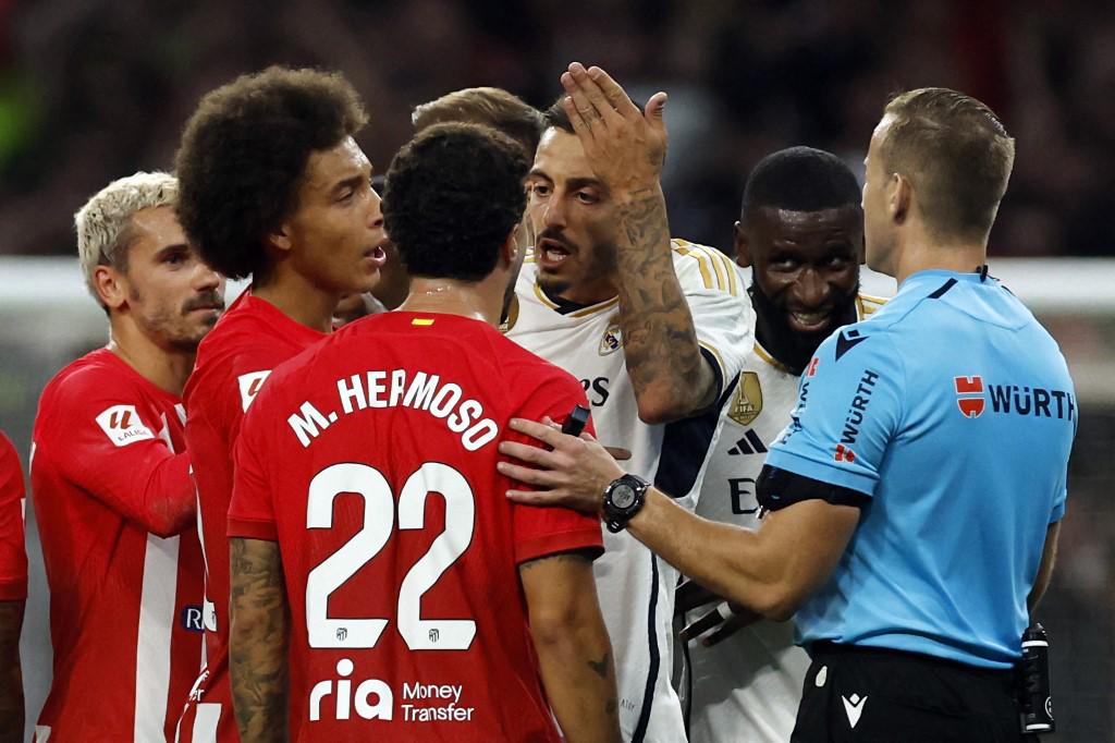 Frustración de Bellingham y Ancelotti; bronca al final y el festejo de Griezmann en el gane del Atlético al Real Madrid