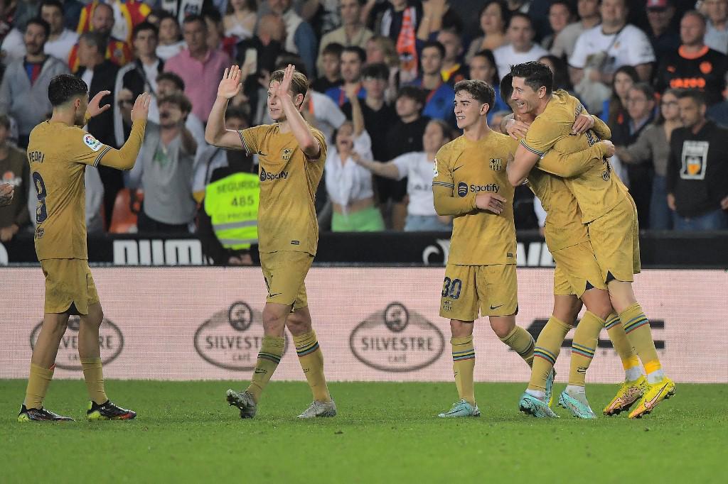 Xavi se acuerda del Real Madrid tras el triunfo del Barcelona en Mestalla: ‘‘Queremos presionarlos’’