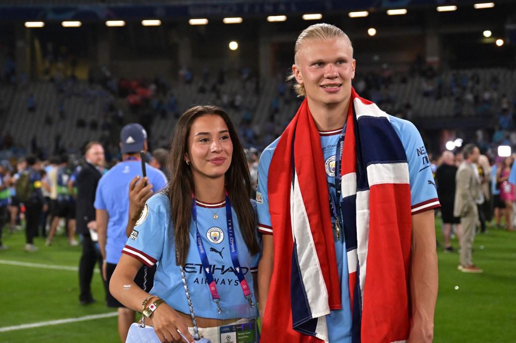 Lo tienen flechado: así festejó Haaland con su bella novia tras ganar la Champions con el Manchester City