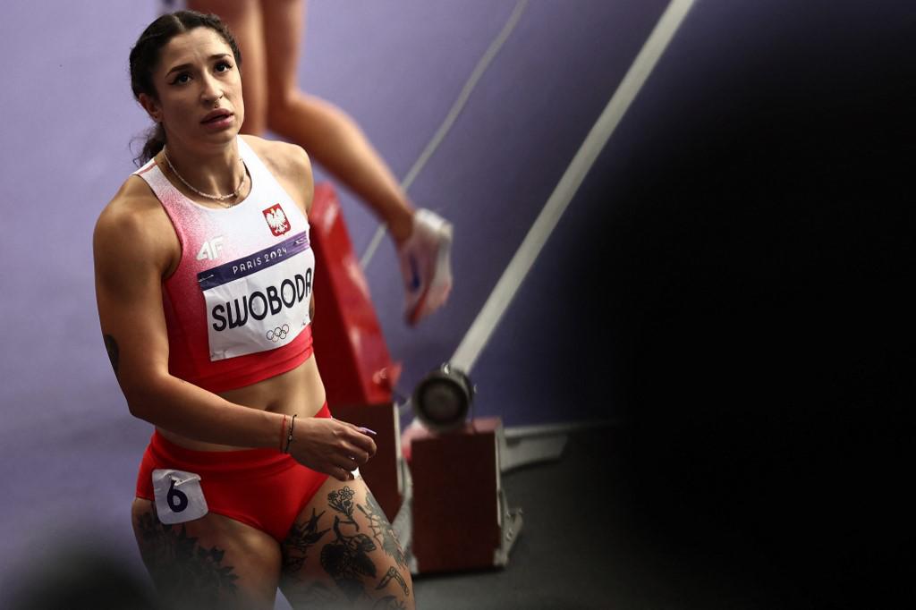 París 2024: así es la corredora polaca que se hizo viral por un peculiar saludo y exuberantes tatuajes