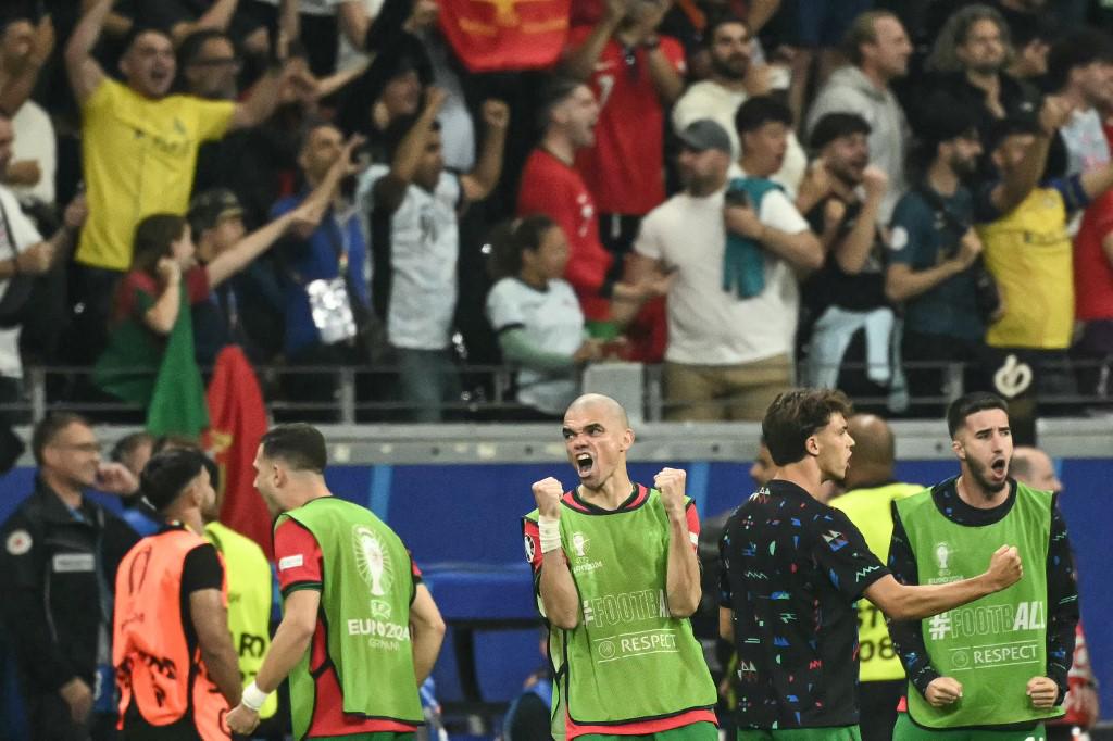 Cristiano Ronaldo lloró en la Eurocopa, pide perdón y así festeja la sufrida clasificación de Portugal a cuartos de final