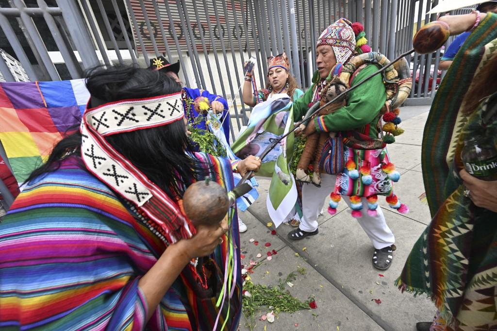 Muñecos, alfileres y hasta espadas de acero: la brujería que hacen en Perú para frenar esta noche a Messi