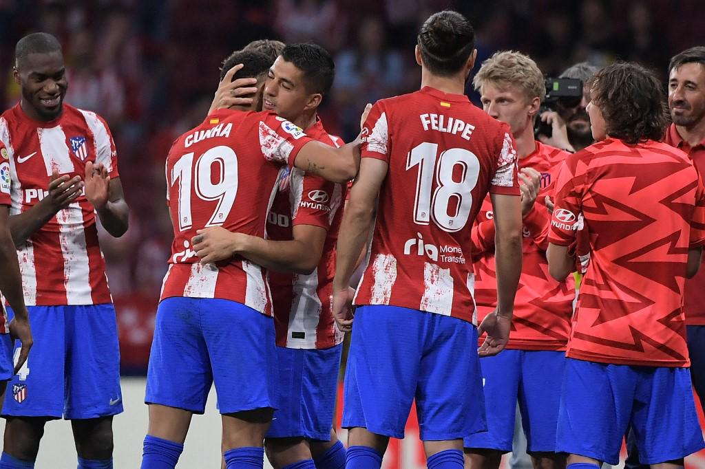 Pasillo y lágrimas en el Atlético: así fue la dura despedida de Luis Suárez y Héctor Herrera en el Wanda Metropolitano