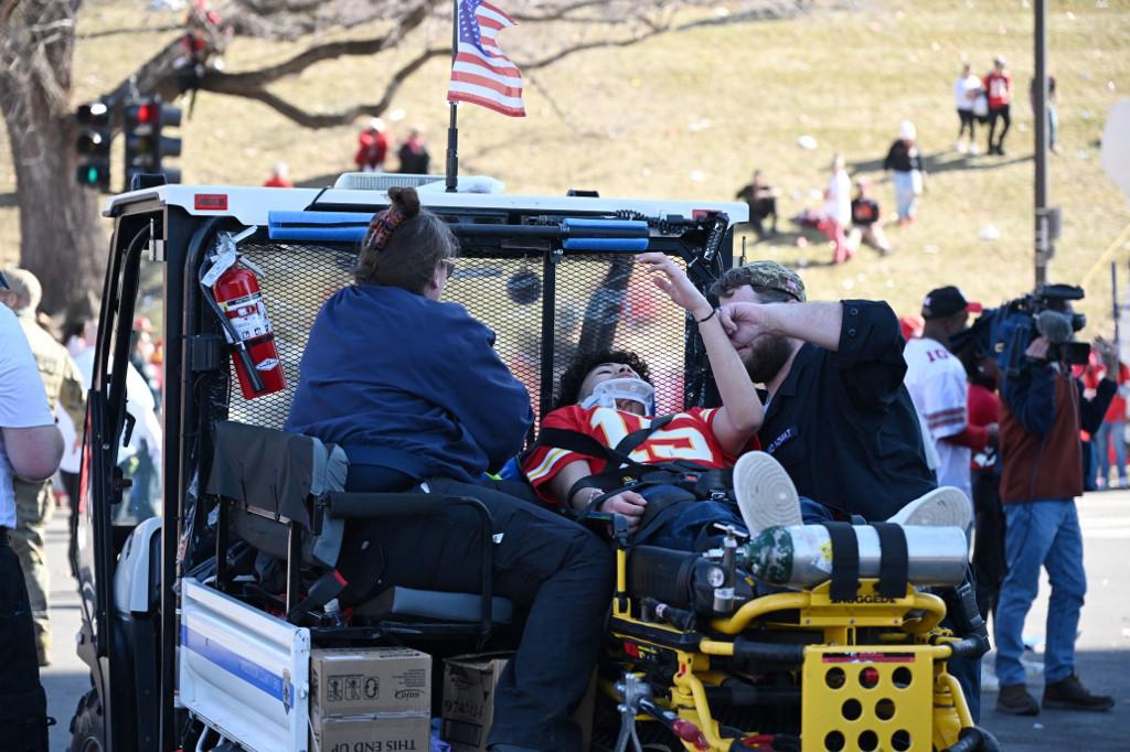 ¡Tiroteo en la celebración del Super Bowl! Un muerto y heridos en desfile de los Chiefs de Kansas: ¿hay detenidos?