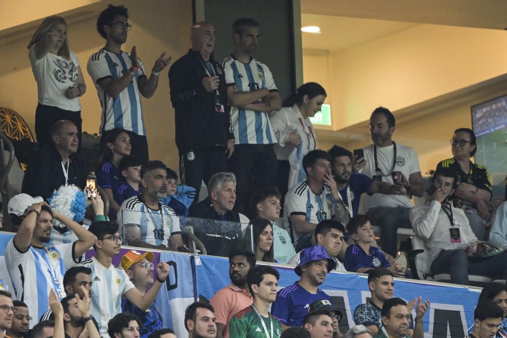 El dolor de los mexicanos y el festejo de Messi por el triunfo de Argentina en el Mundial; así fue captada Antonela Roccuzzo en el estadio