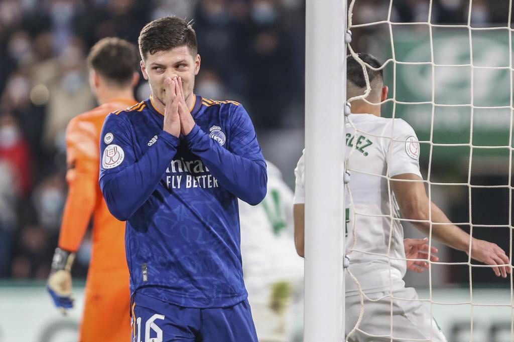 Bellingham se mete al top 3 y el que nadie quiere es el número uno: los fichajes más caros de la historia del Real Madrid