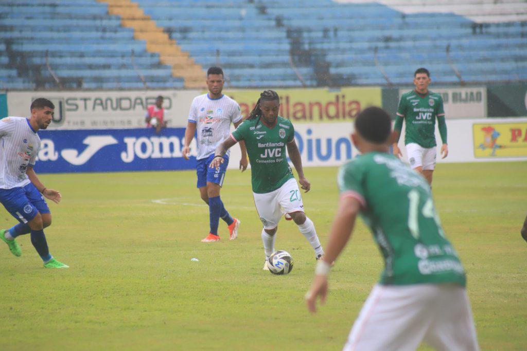 FICHAJES: Olimpia anuncia barrida, hondureño es contratado con Sporting Kansas City y Motagua firma a tres, ¿y Carlos Pineda?