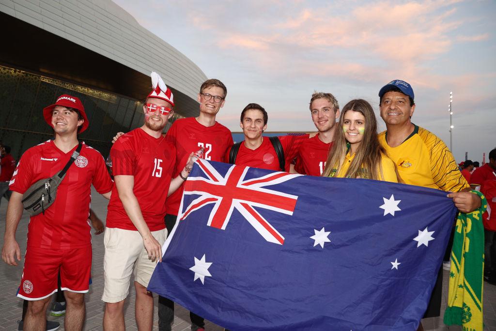 ¡Fiesta total! La majestuosa celebración está en las gradas y al propio estilo de las coloridas Australia y Dinamarca