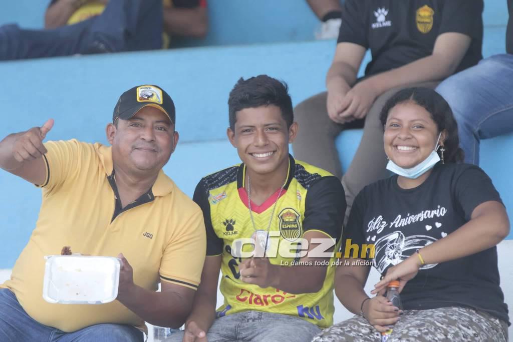 La nueva mascota de La Máquina, sonrisas, bellezas y todo el color durante el amistoso de Real España en Choloma