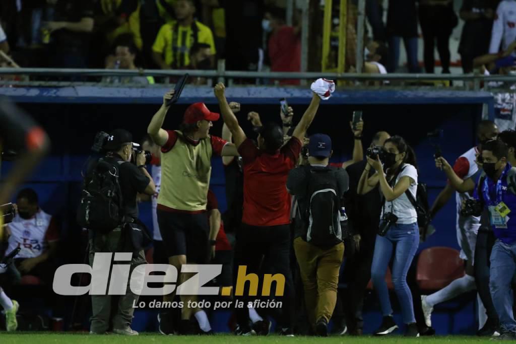 Olimpia tetracampeón: las imágenes imperdibles de la celebración tras vencer a Real España en el Estadio Morazán